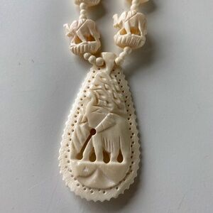 Vintage Gorgeous cream color Elephant carved bone necklace